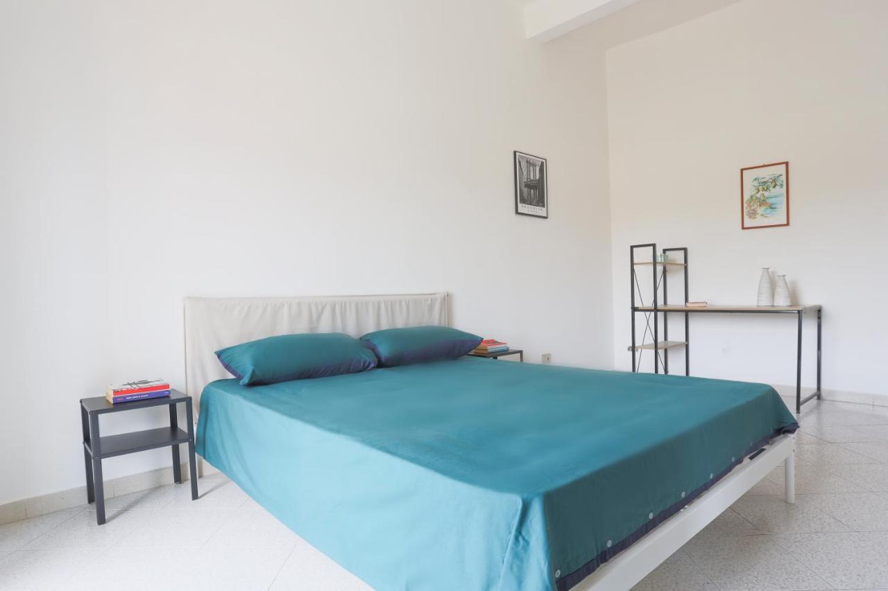 Bright Apartment Near The Sea With Parking Salerno Zewnętrze zdjęcie