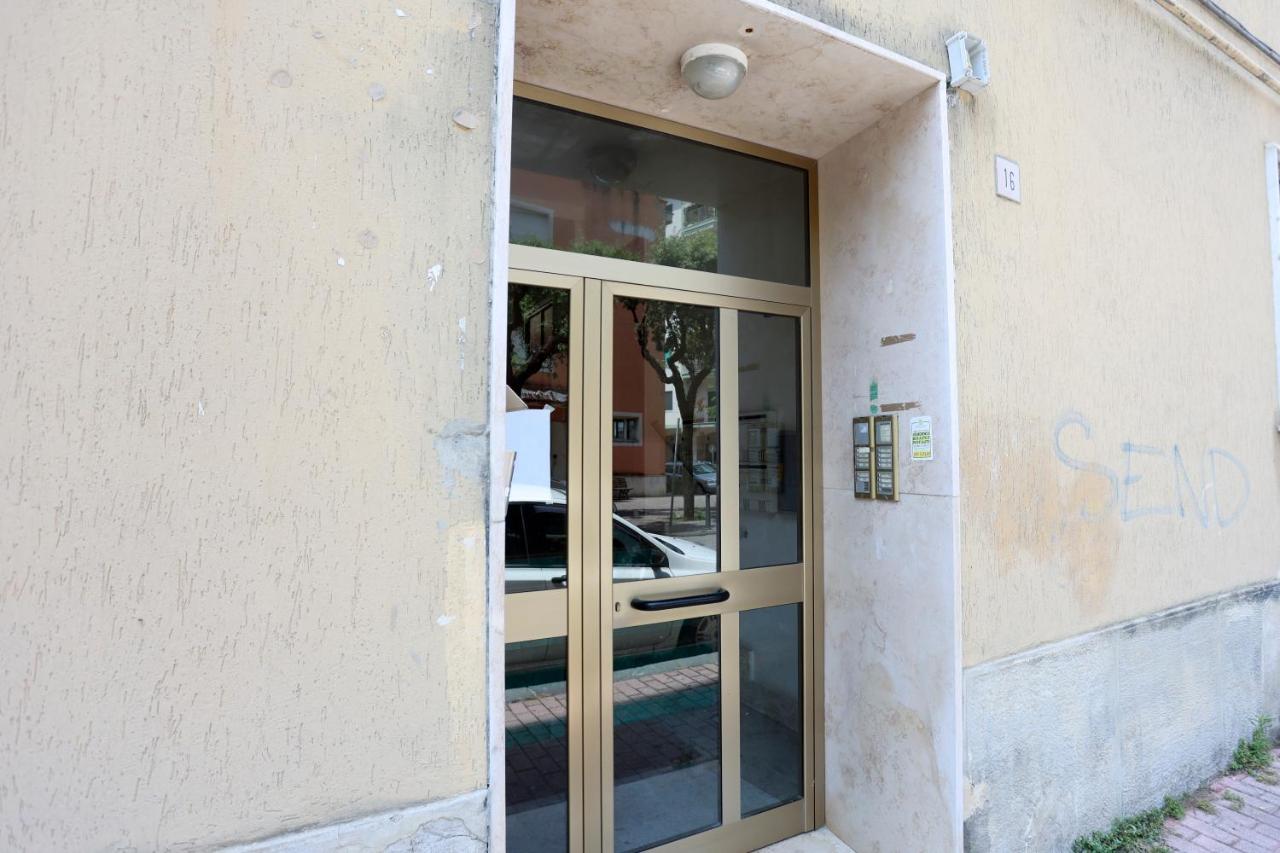 Bright Apartment Near The Sea With Parking Salerno Zewnętrze zdjęcie