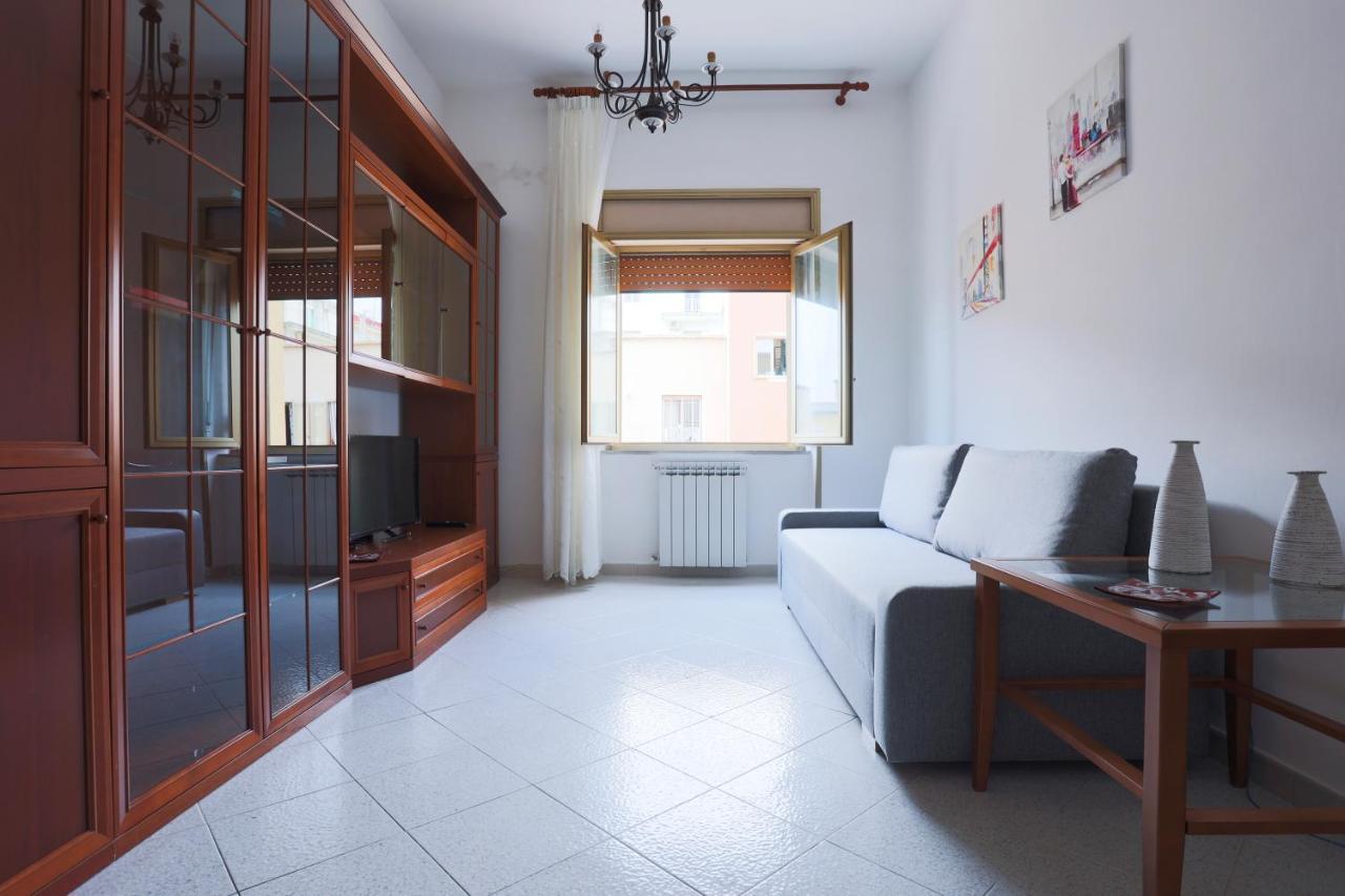 Bright Apartment Near The Sea With Parking Salerno Zewnętrze zdjęcie
