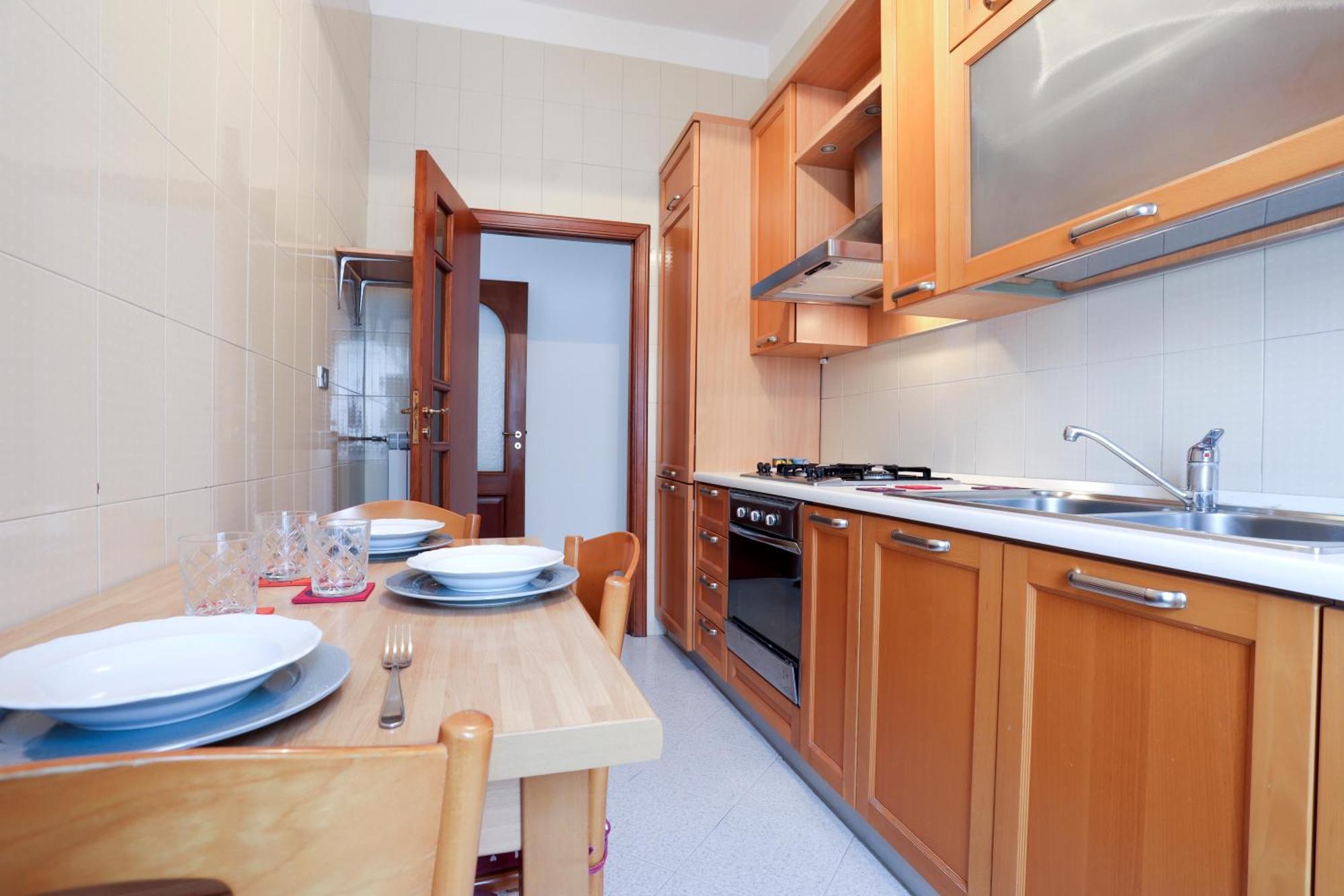 Bright Apartment Near The Sea With Parking Salerno Zewnętrze zdjęcie