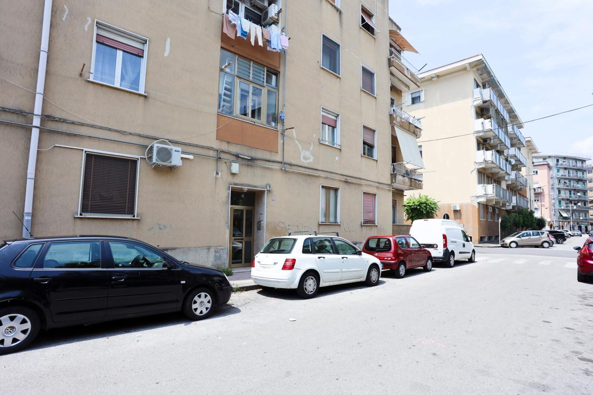 Bright Apartment Near The Sea With Parking Salerno Zewnętrze zdjęcie